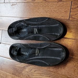 Men's Speedo water shoes size 10